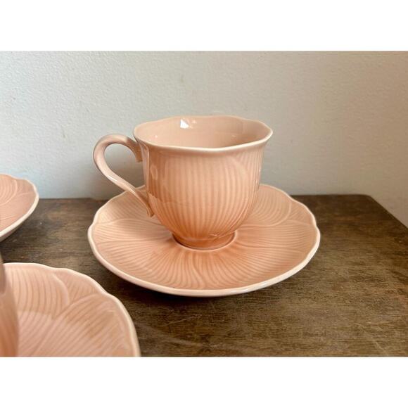 Vintage Mikasa Spring Amaryllis Teacups and Saucers, set of 12 | Peachy Tea Set - Picture 2 of 7